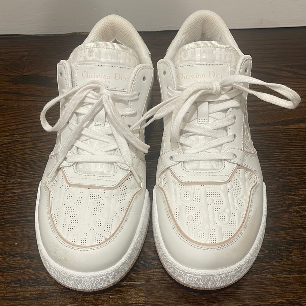 Dior sneakers size 39. Worn once. Comes with extra pair of laces.
